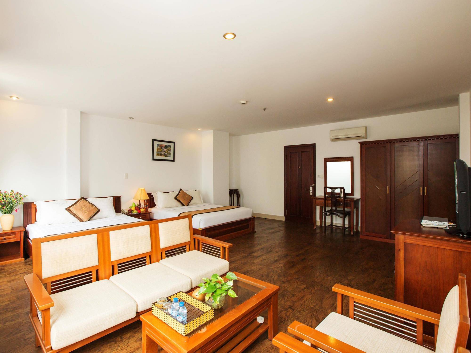 Golf Hotel مدينة هوشي منه المظهر الخارجي الصورة